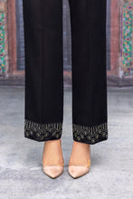 Load image into Gallery viewer, Embroidered Loose Straight Pant
