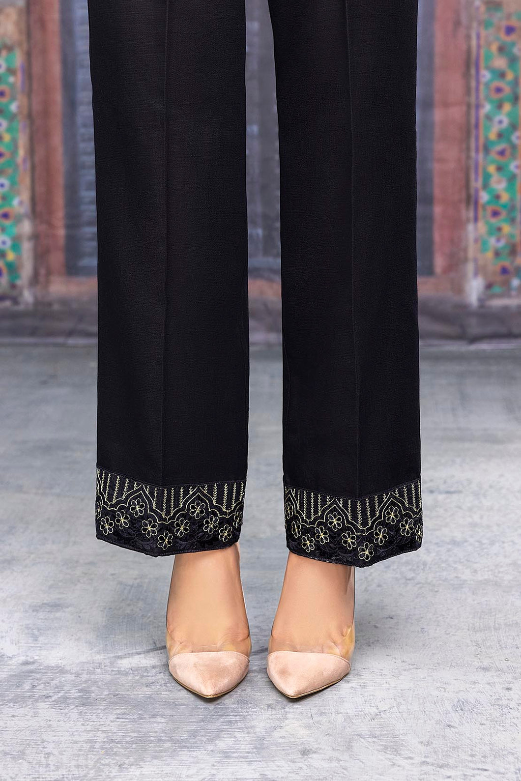 Embroidered Loose Straight Pant